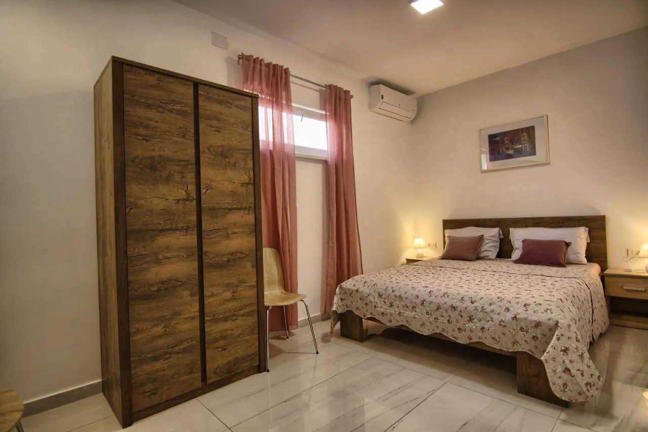 Rooms Dragica Pakostane Apartment